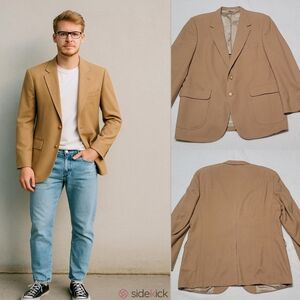 70s Vintage Camel Tan Notched Collar Gold Crest Button Single Breasted Blazer
